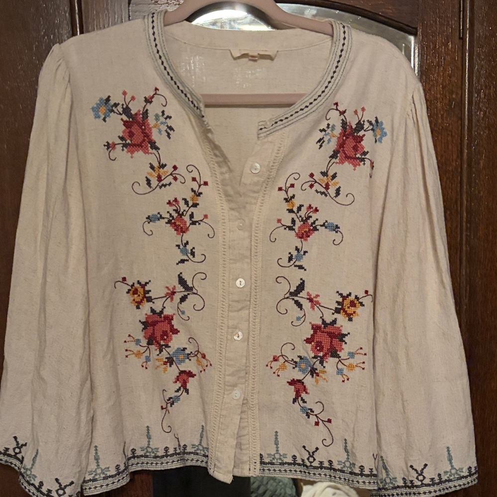 Women’s Embroidered Button-Front Top - Cream with Floral Accents Boutique